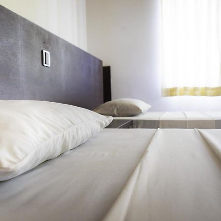 Hotel Sunshine Коломбо Экстерьер фото