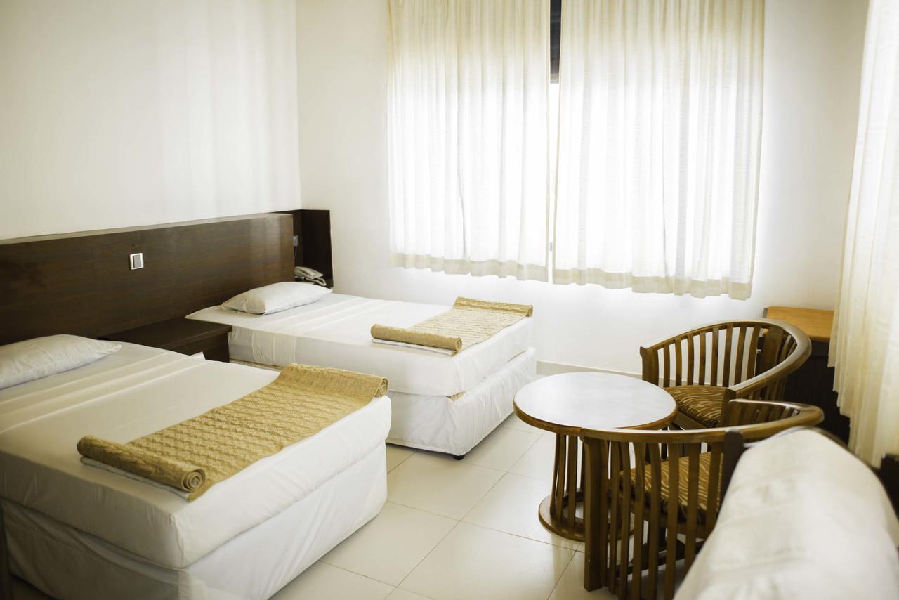 Hotel Sunshine Коломбо Экстерьер фото