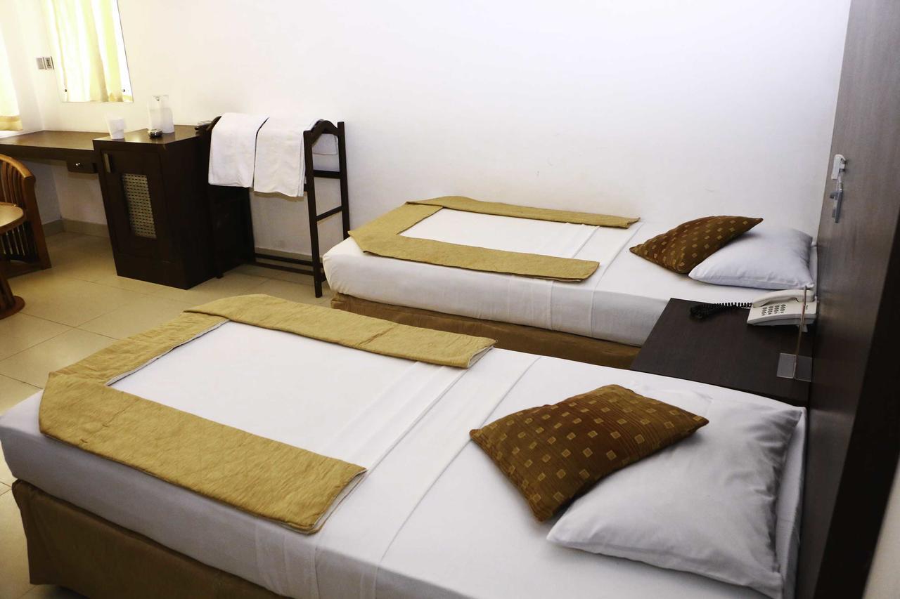 Hotel Sunshine Коломбо Экстерьер фото